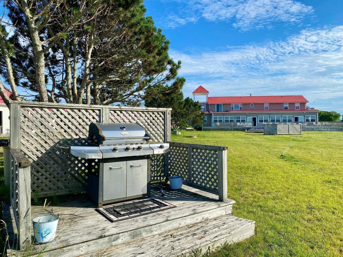 The Waterfront Motel Grand Barachois Exteriör bild