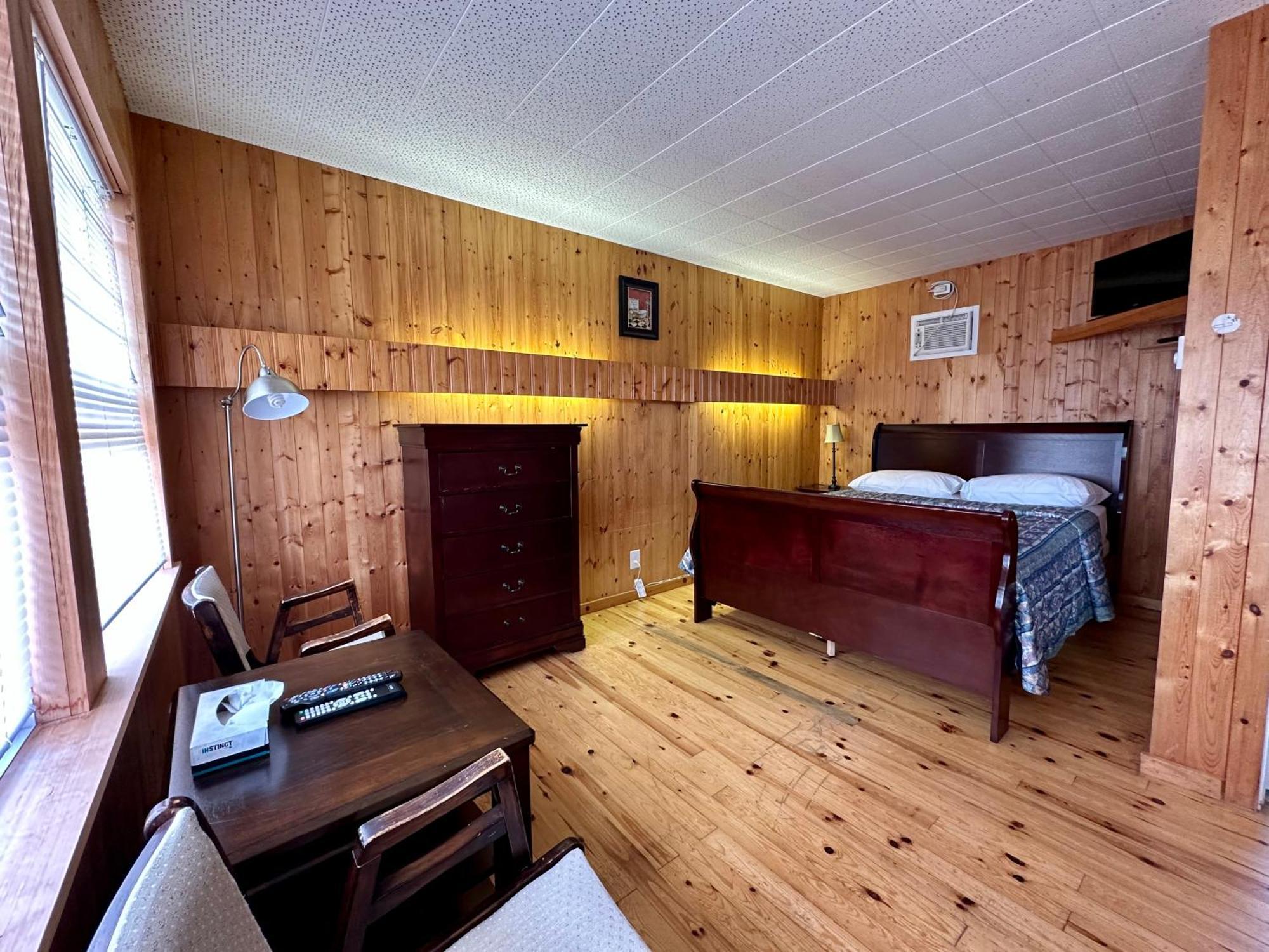 The Waterfront Motel Grand Barachois Exteriör bild